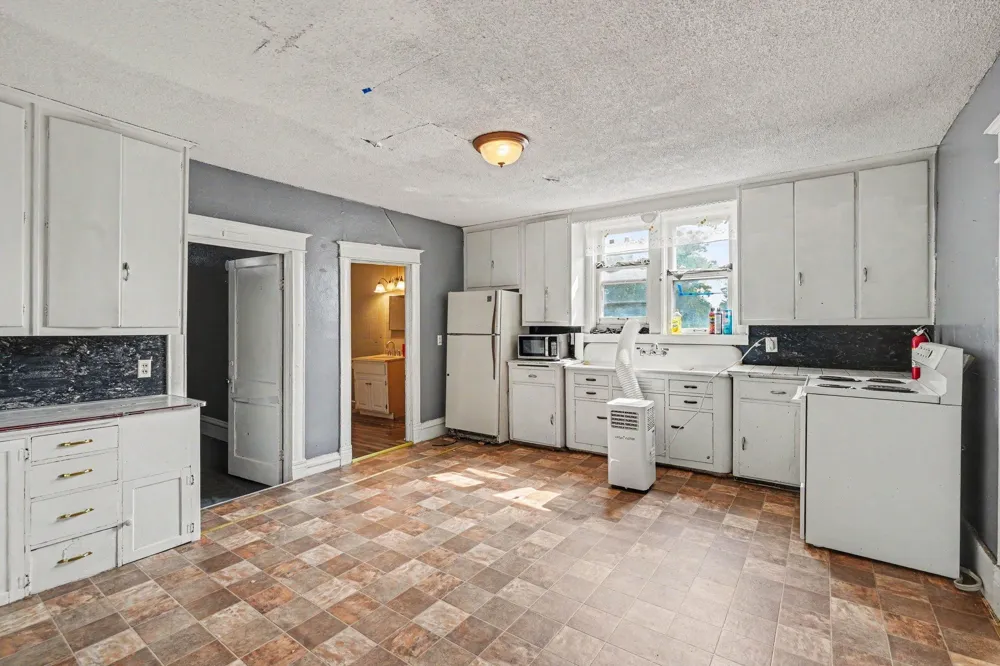 518 Central Avenue Lester Prairie, MN 55354