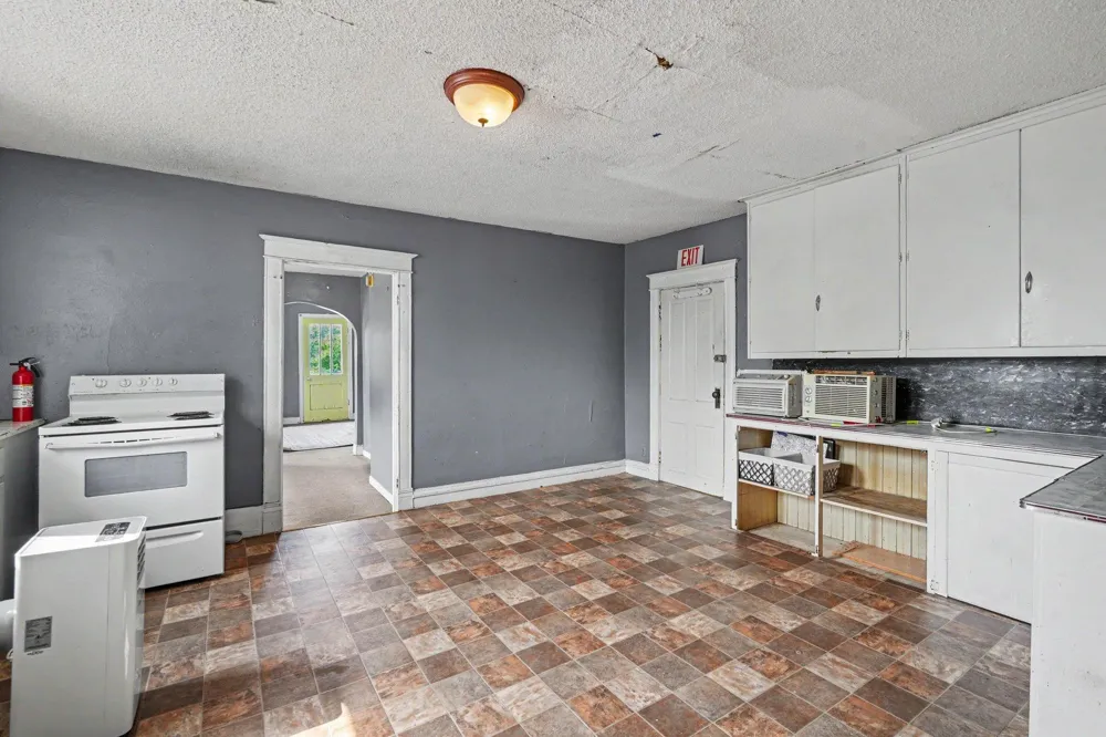 518 Central Avenue Lester Prairie, MN 55354