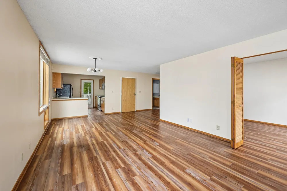 3058 Lake Shore Drive #A Minneapolis, MN 55416