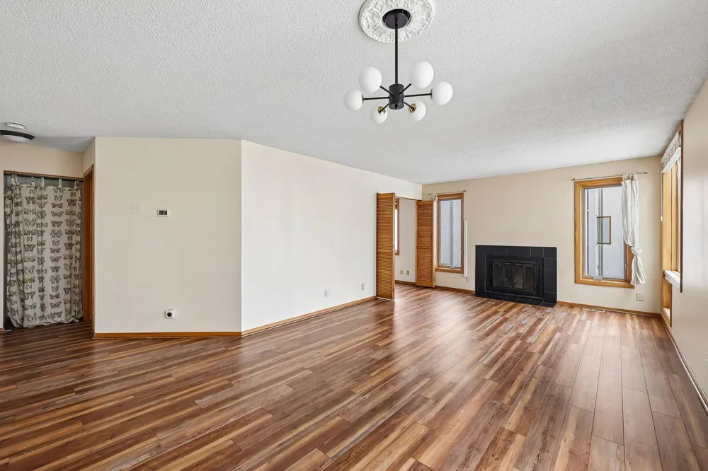3058 Lake Shore Drive #A Minneapolis, MN 55416