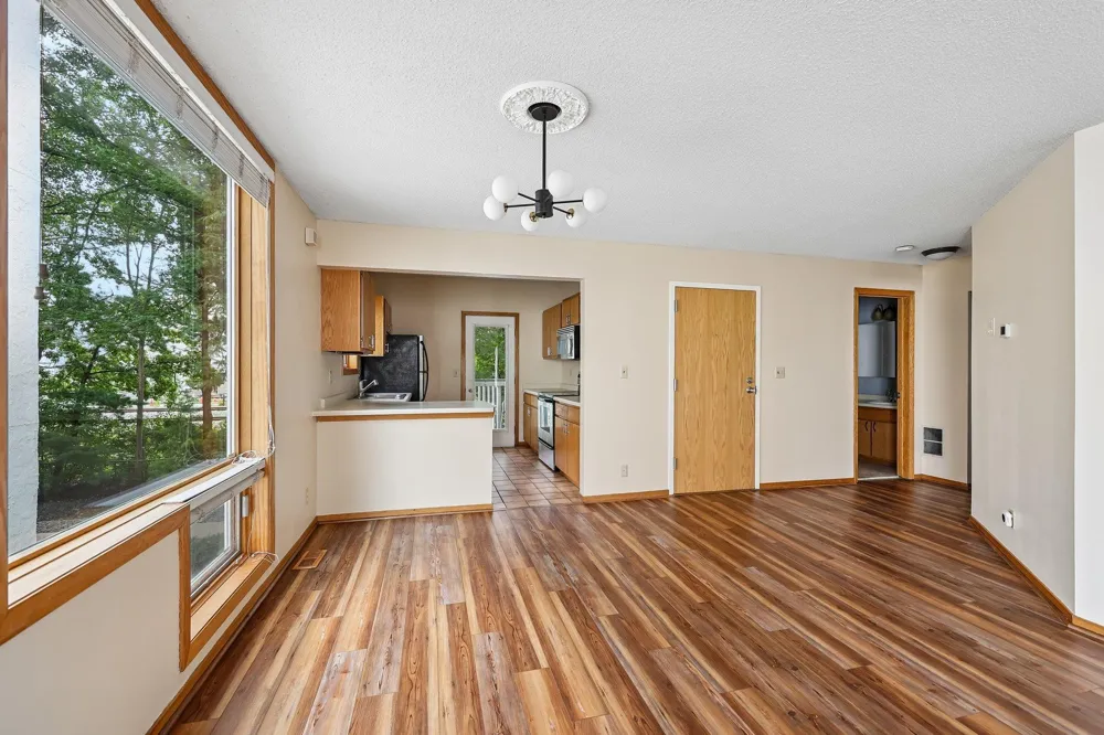3058 Lake Shore Drive #A Minneapolis, MN 55416