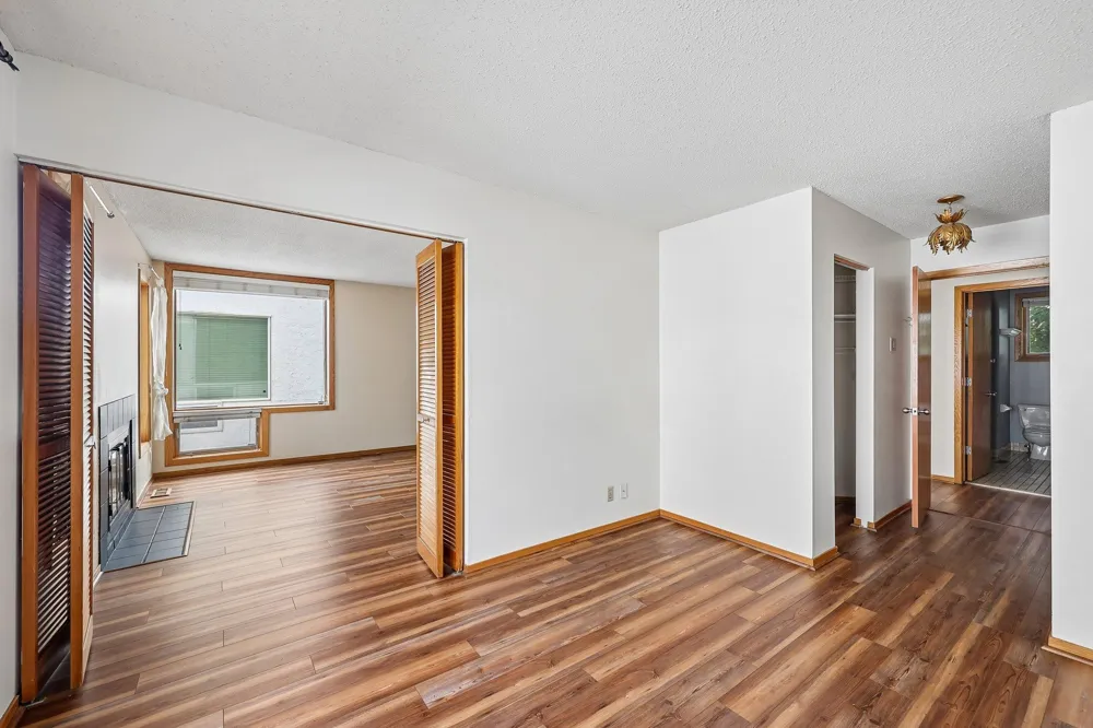 3058 Lake Shore Drive #A Minneapolis, MN 55416