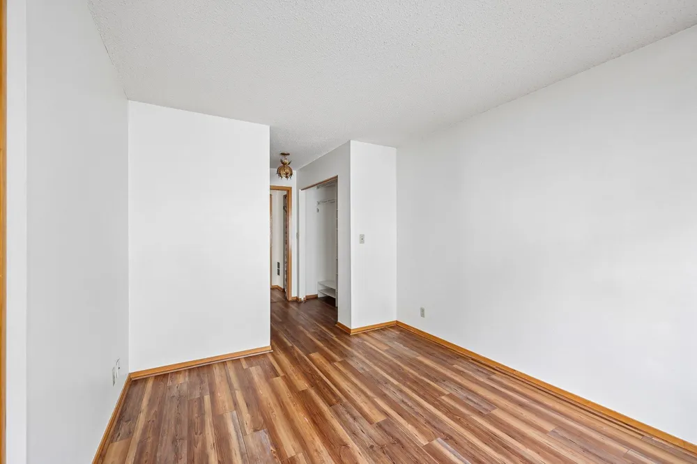3058 Lake Shore Drive #A Minneapolis, MN 55416