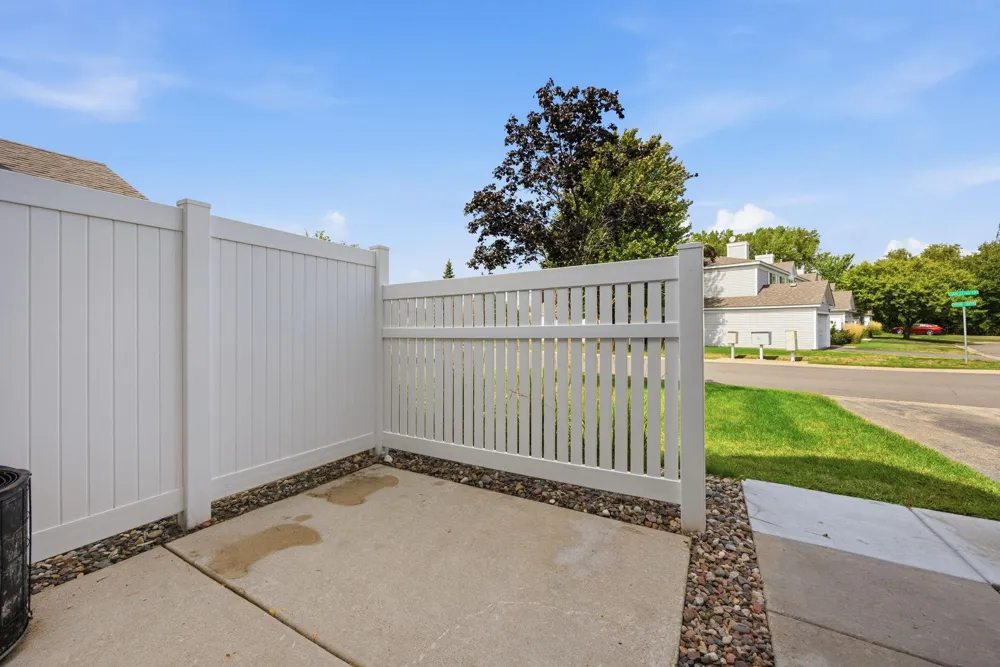 1994 Jan Echo Trail Eagan, MN 55122