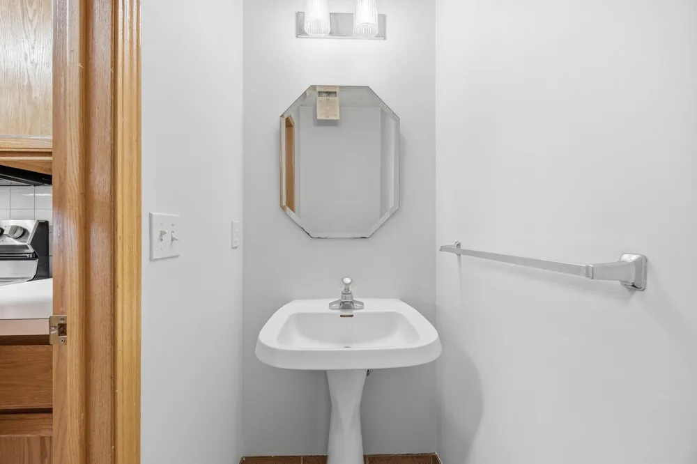 1994 Jan Echo Trail Eagan, MN 55122