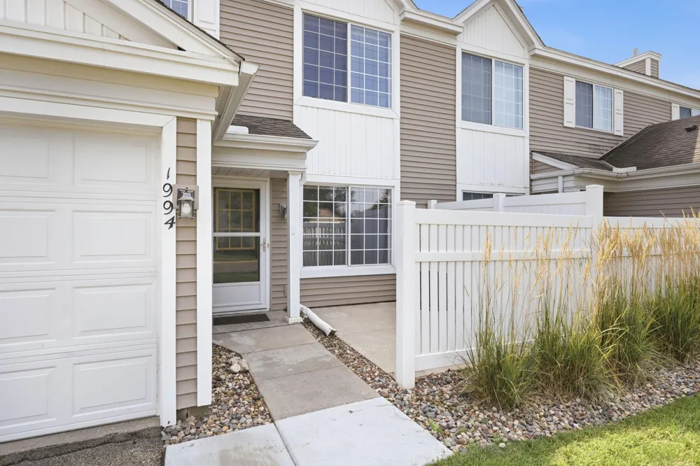 1994 Jan Echo Trail Eagan, MN 55122