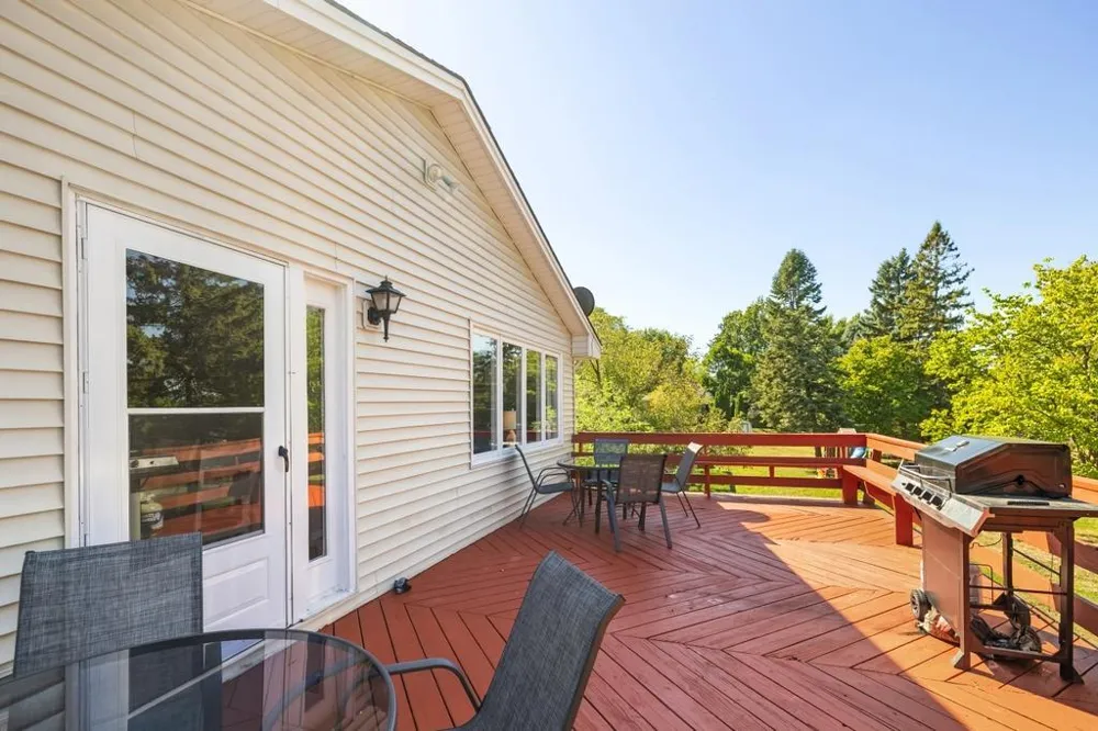 9920 36th Place Plymouth, MN 55441