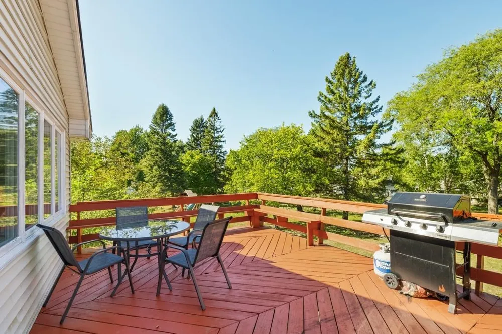 9920 36th Place Plymouth, MN 55441