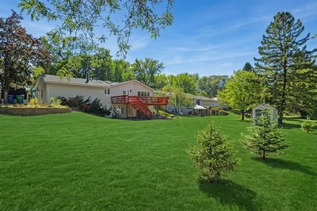 9920 36th Place Plymouth, MN 55441