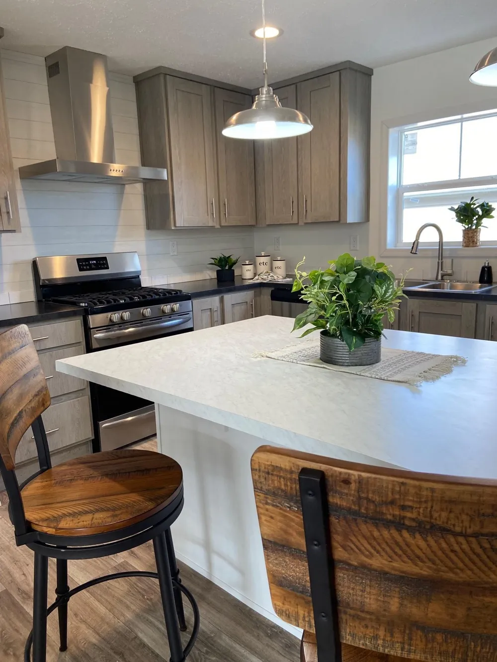 402 1st Street NE Staples, MN 56479