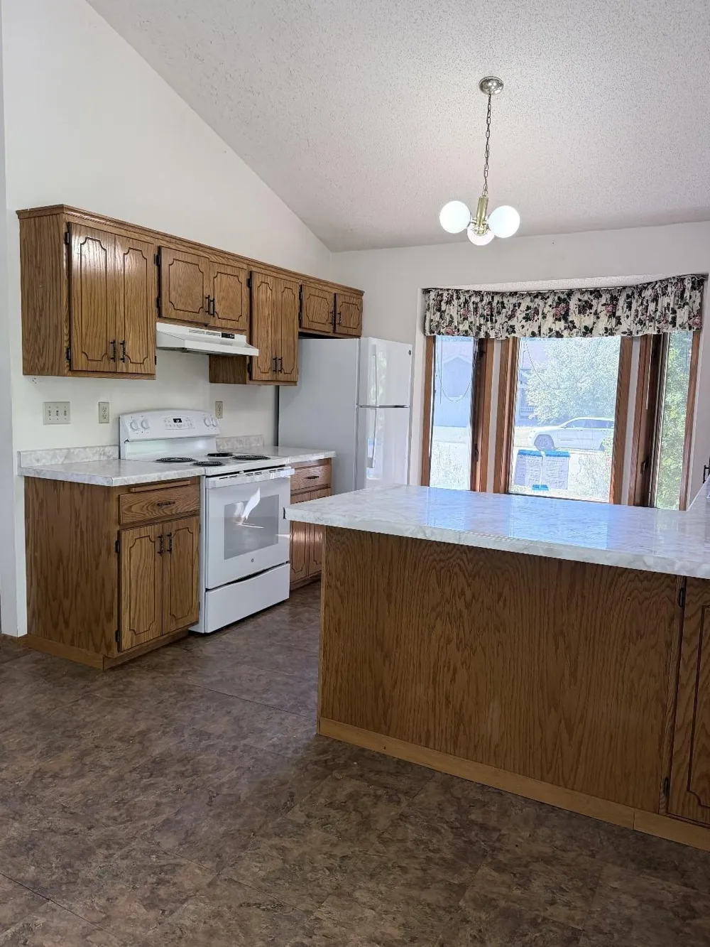 1515 Bender Road Chaska, MN 55318