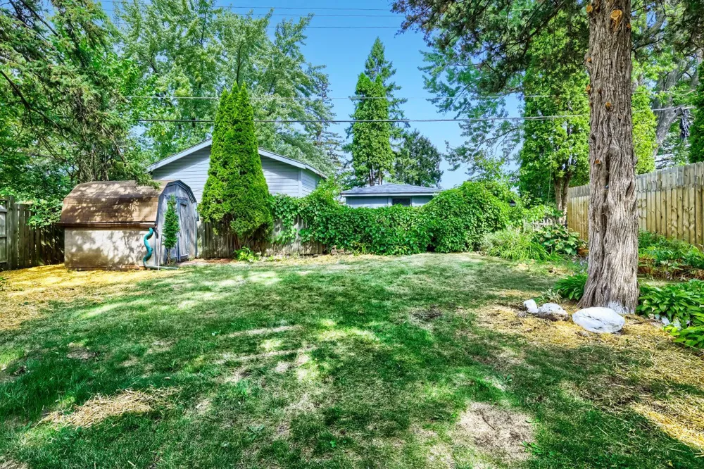 1979 Stillwater Avenue E Saint Paul, MN 55119
