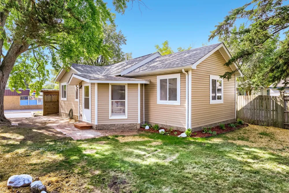 1979 Stillwater Avenue E Saint Paul, MN 55119