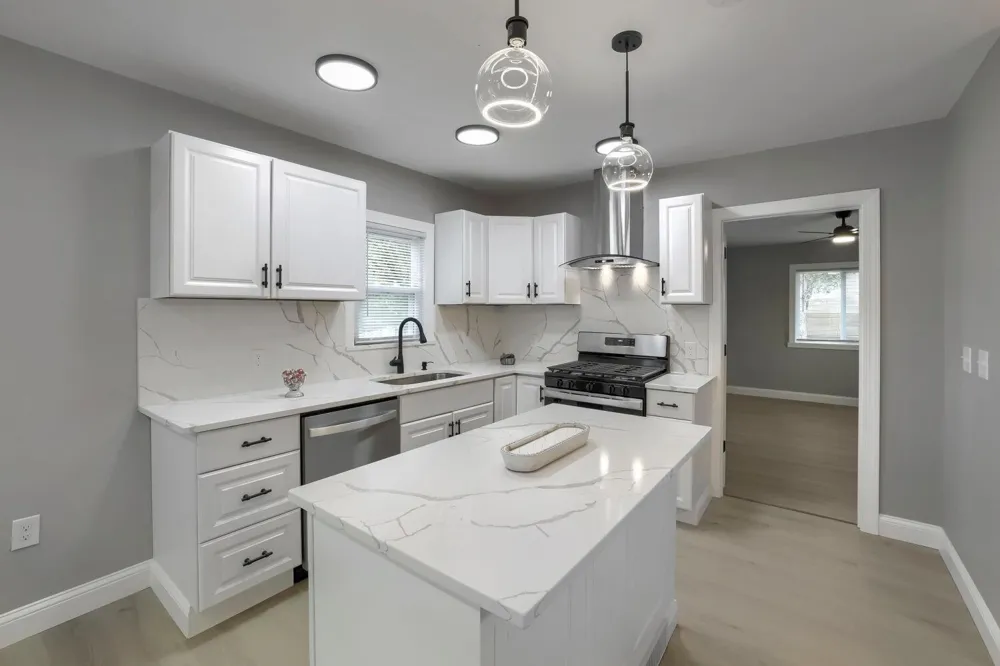 1979 Stillwater Avenue E Saint Paul, MN 55119