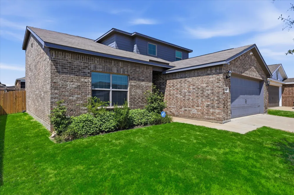 2031 Canterbury Drive Seagoville, TX 75159