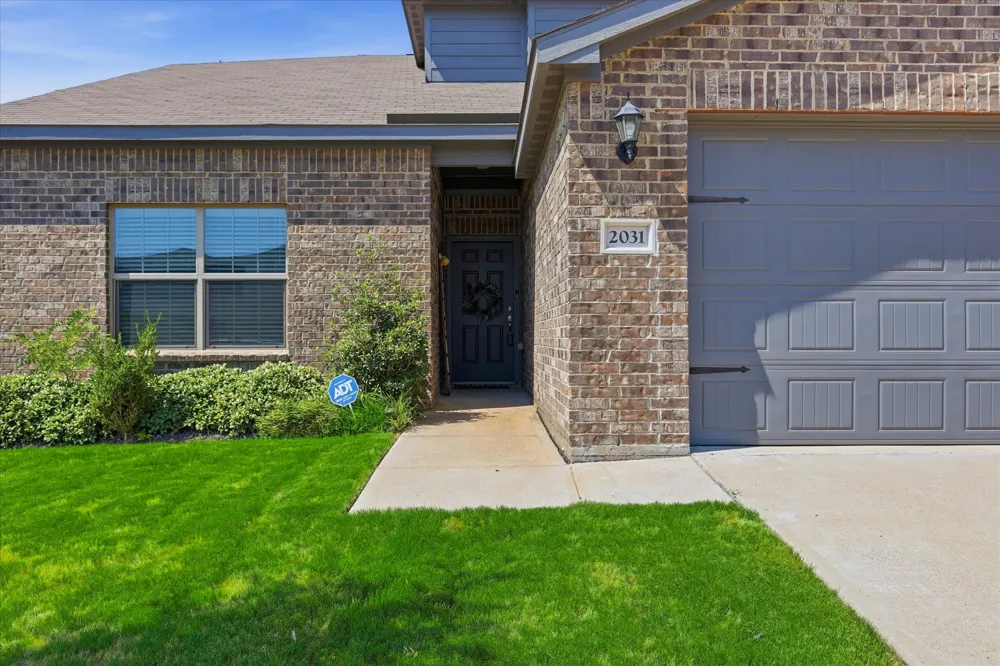2031 Canterbury Drive Seagoville, TX 75159