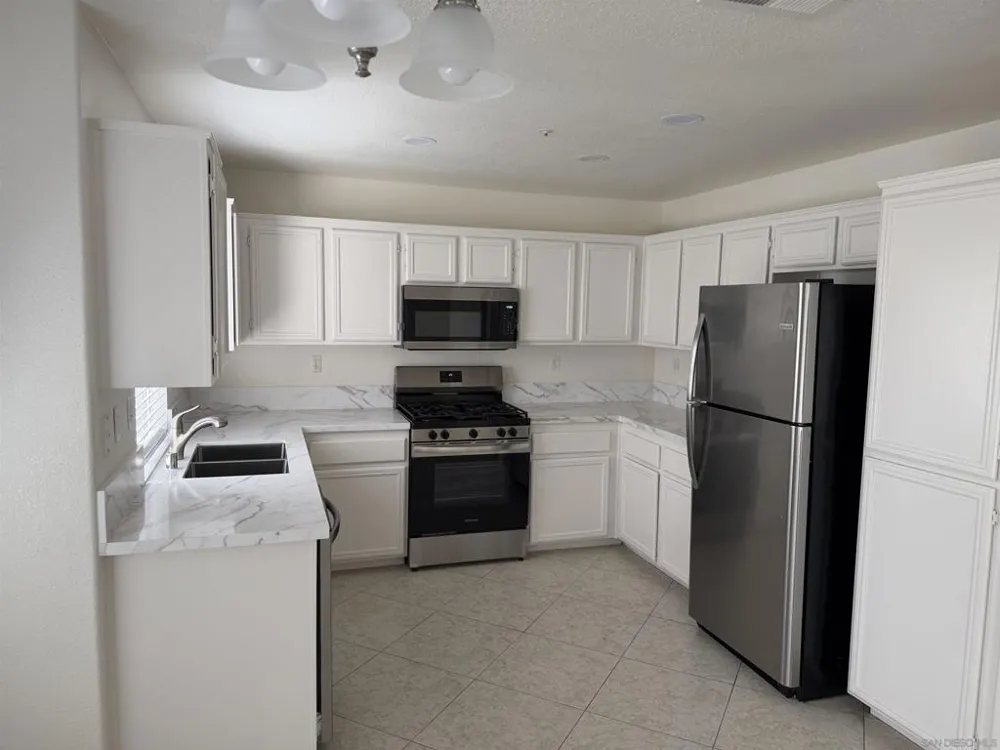 10254 Wateridge Circle #216 San Diego, CA 92121