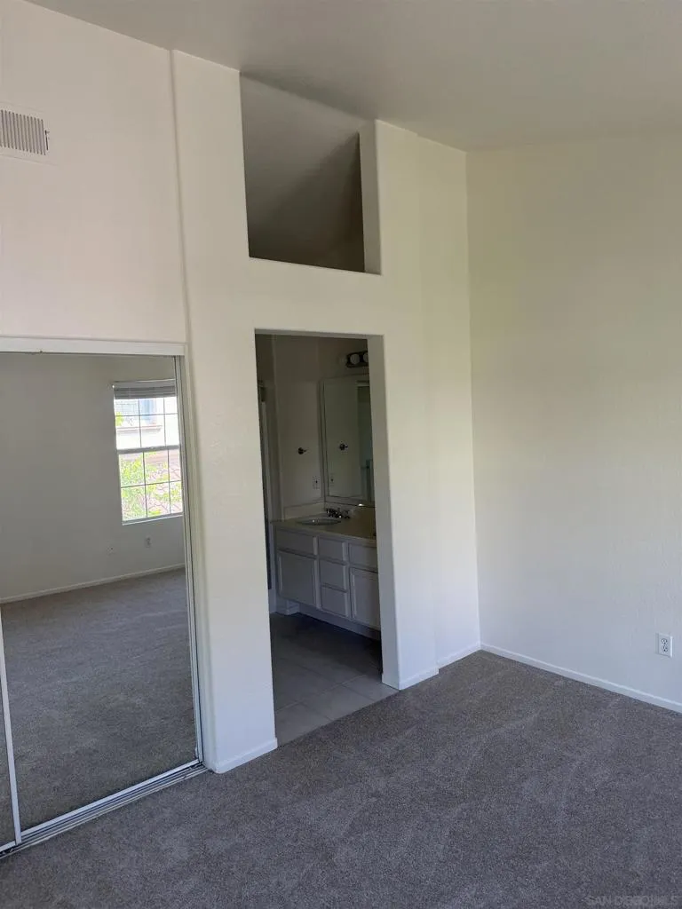 10254 Wateridge Circle #216 San Diego, CA 92121