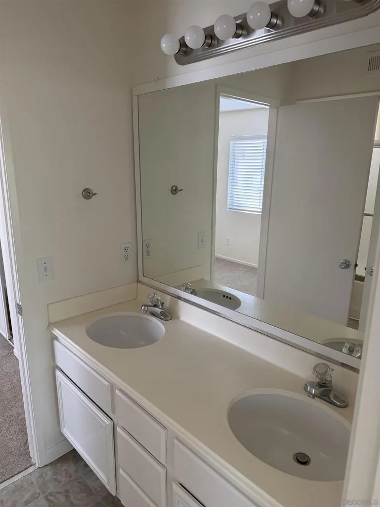 10254 Wateridge Circle #216 San Diego, CA 92121