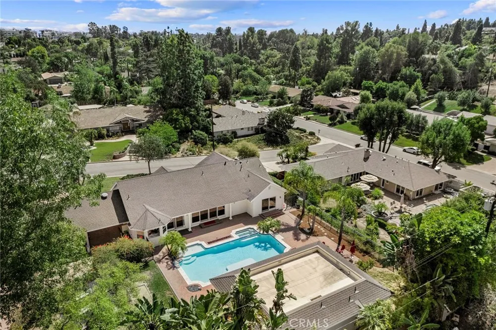 207 Barcelona Fullerton, CA 92835