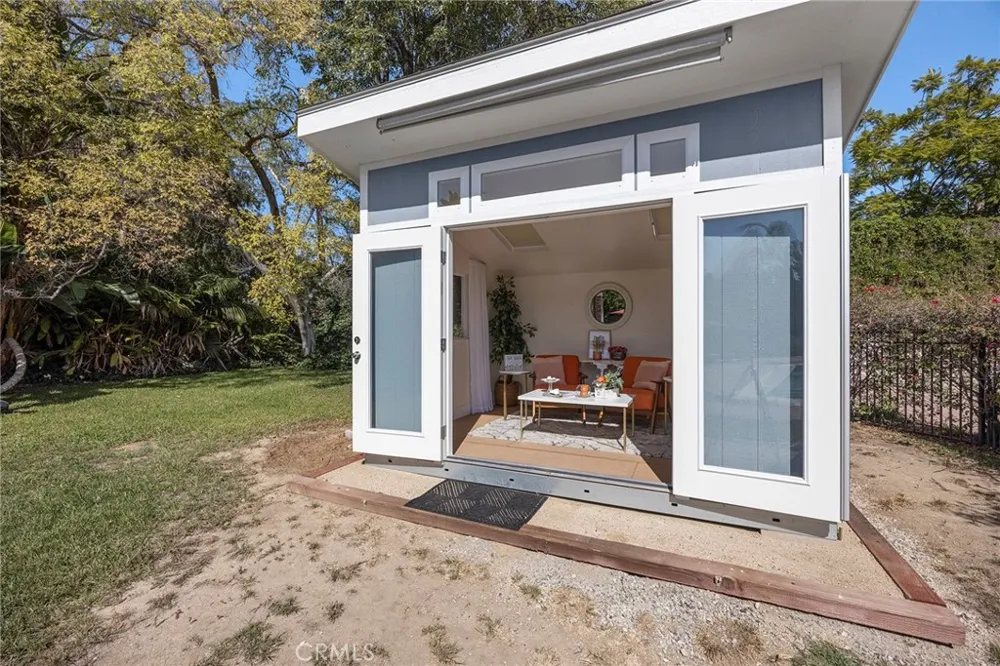 207 Barcelona Fullerton, CA 92835