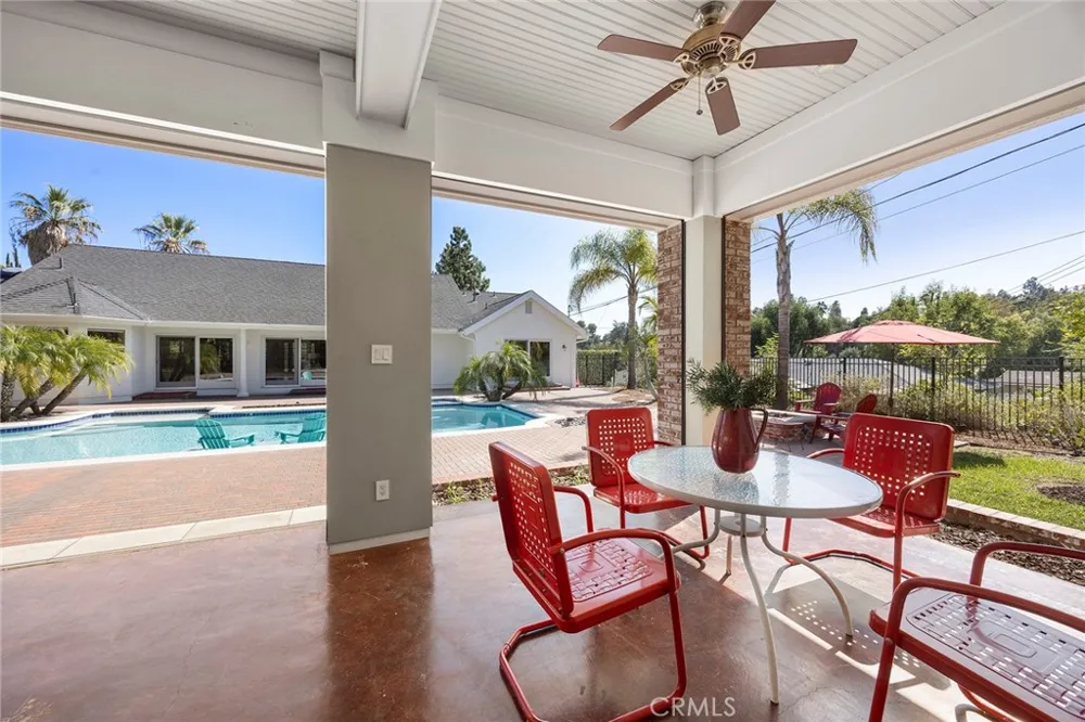 207 Barcelona Fullerton, CA 92835
