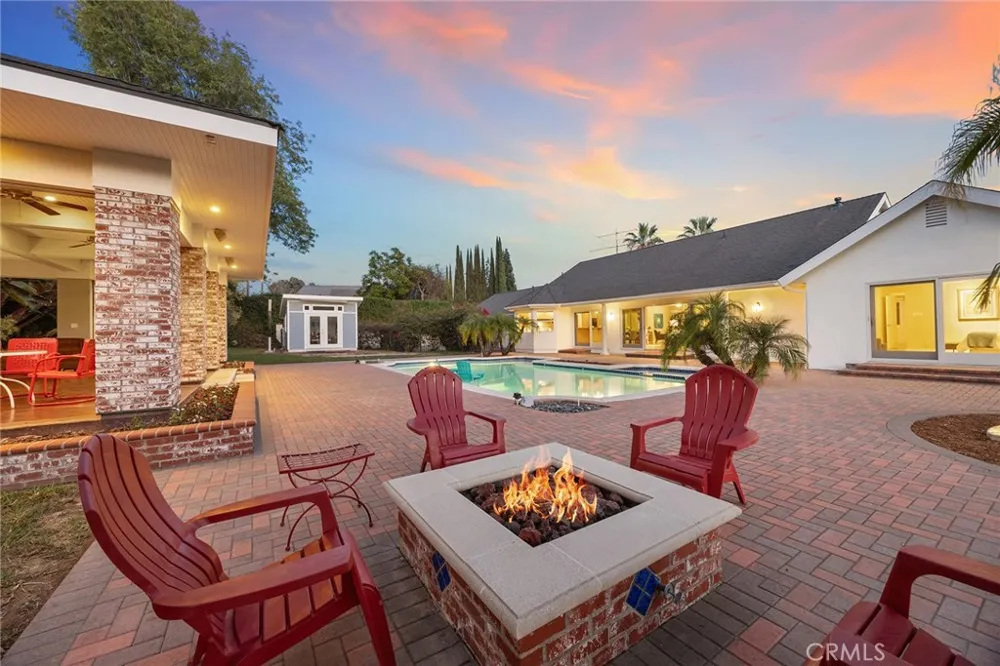 207 Barcelona Fullerton, CA 92835