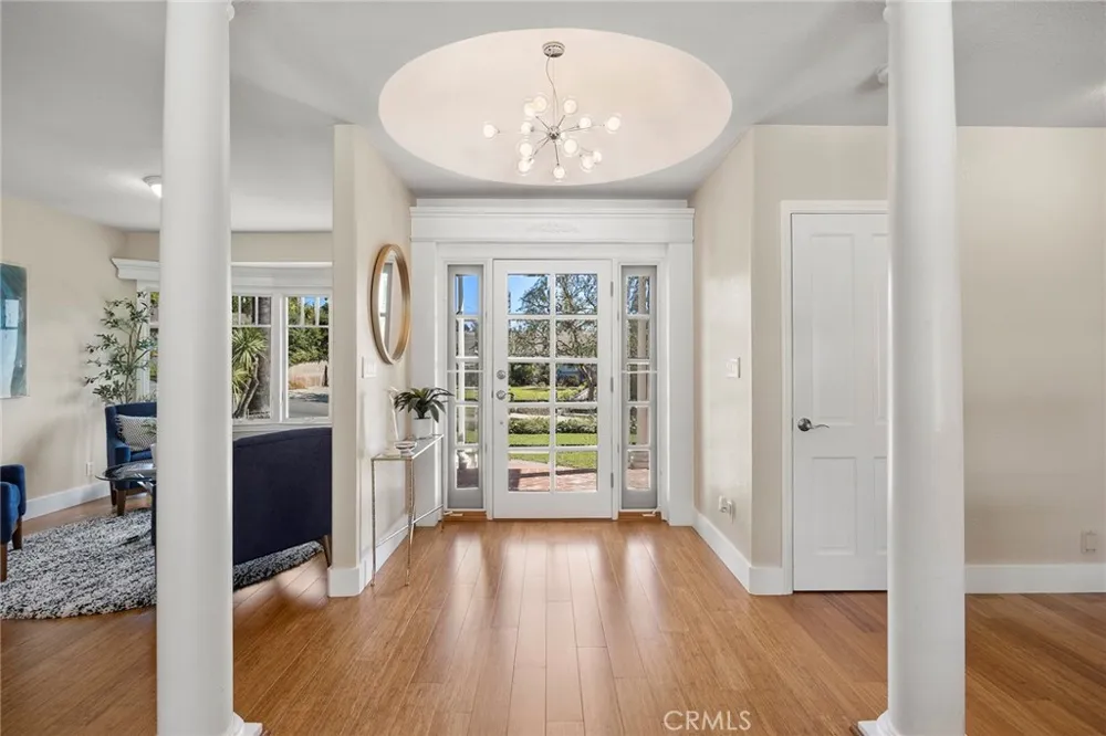 207 Barcelona Fullerton, CA 92835