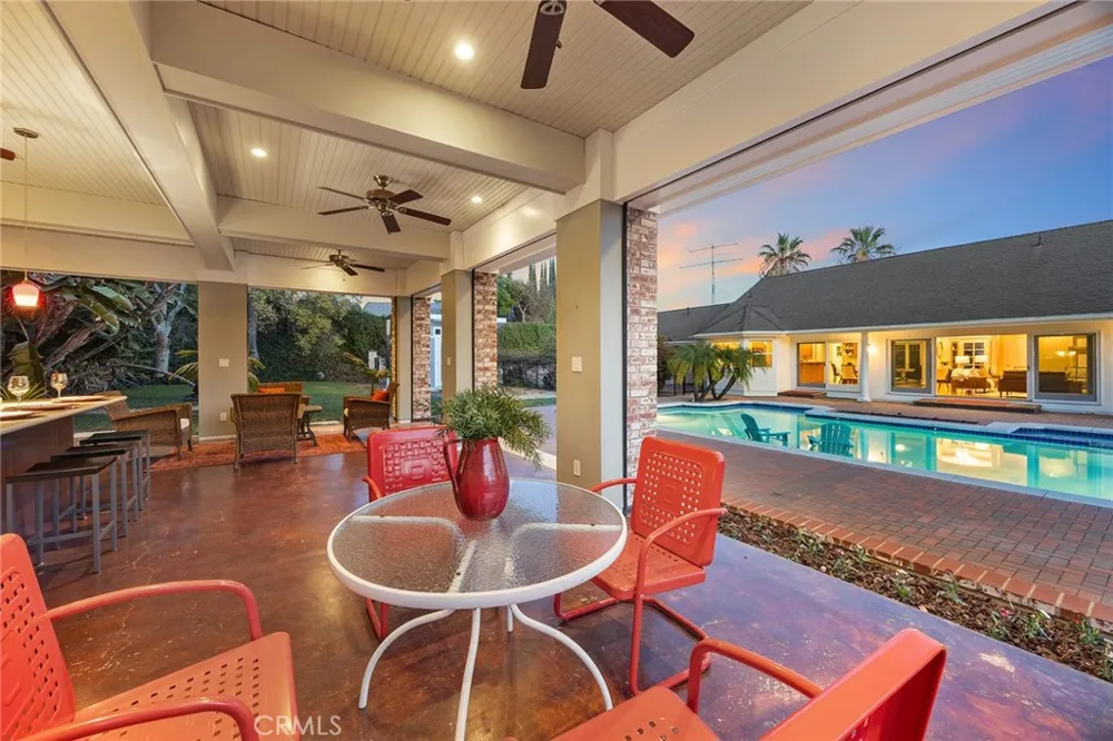 207 Barcelona Fullerton, CA 92835