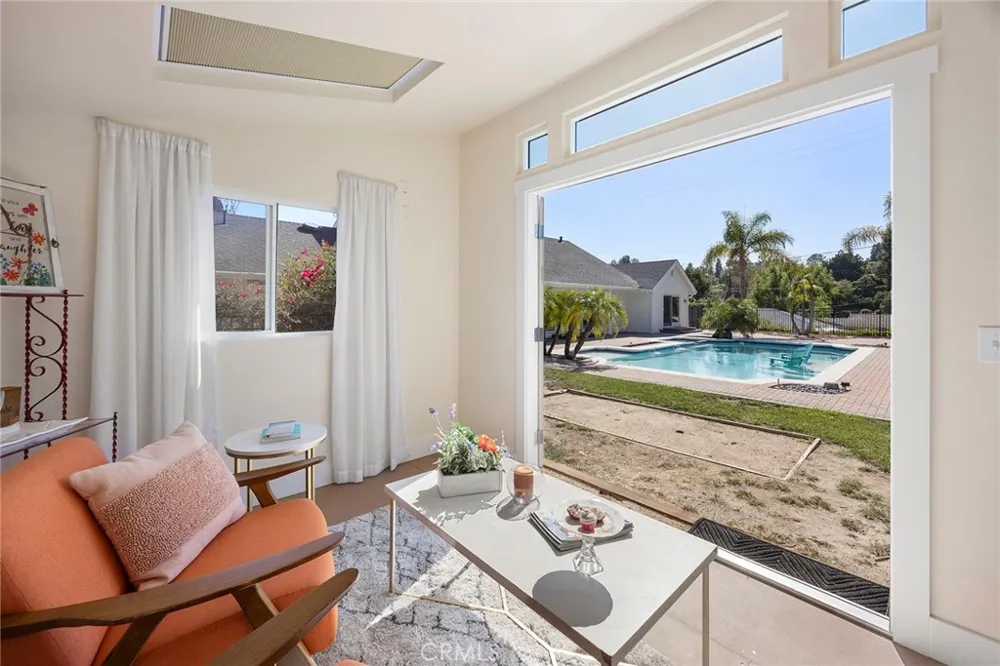 207 Barcelona Fullerton, CA 92835