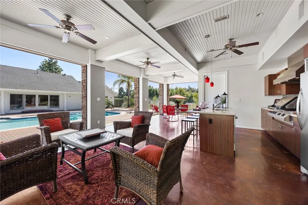 207 Barcelona Fullerton, CA 92835