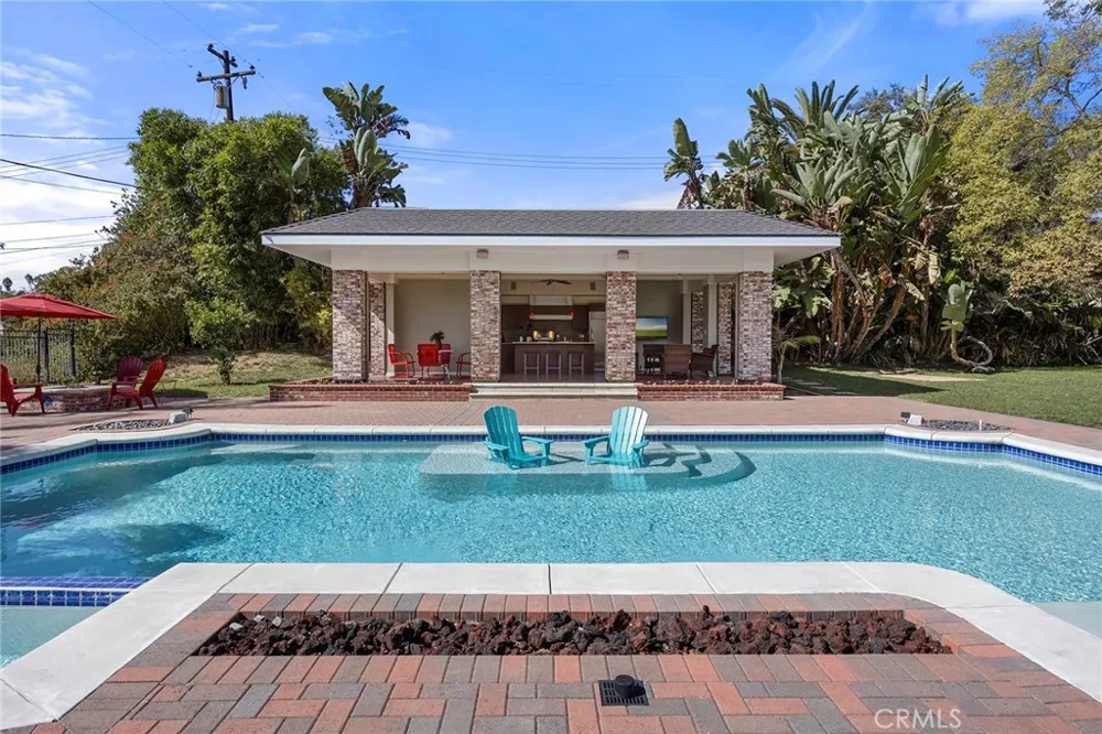 207 Barcelona Fullerton, CA 92835