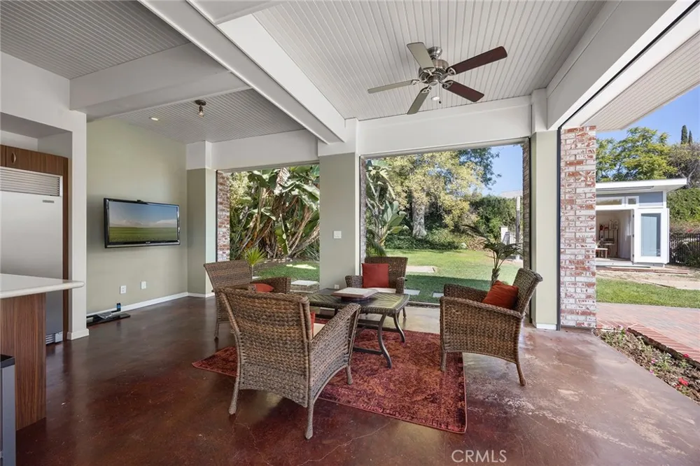 207 Barcelona Fullerton, CA 92835