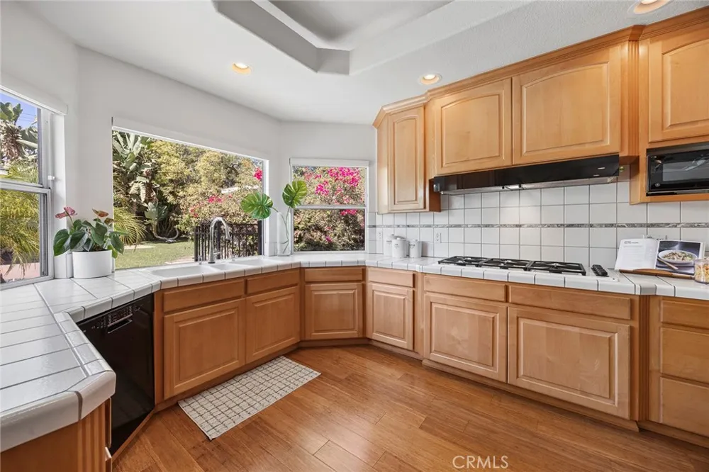 207 Barcelona Fullerton, CA 92835