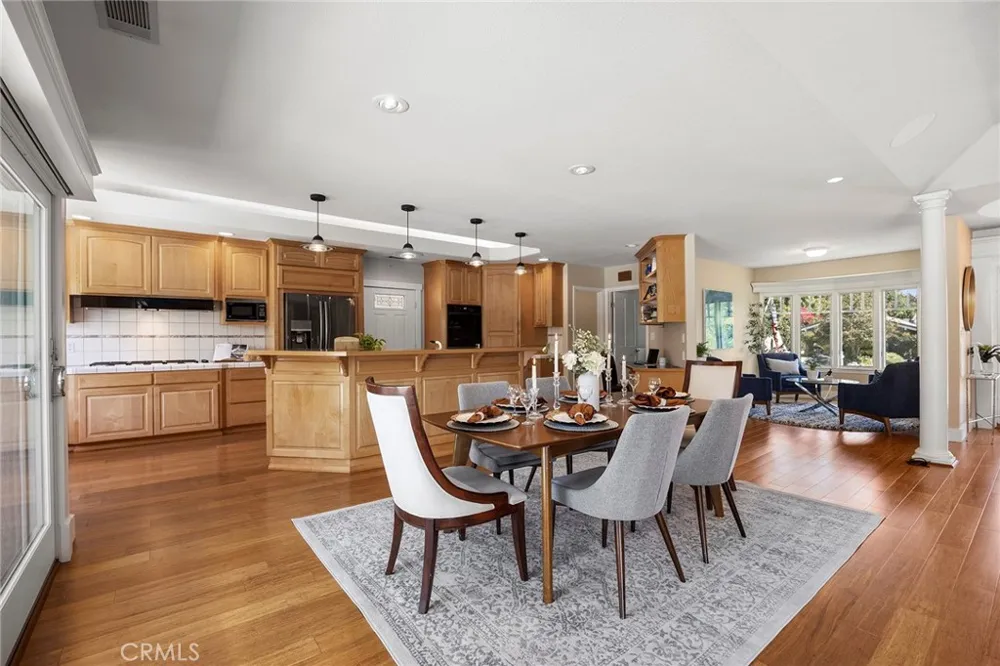207 Barcelona Fullerton, CA 92835