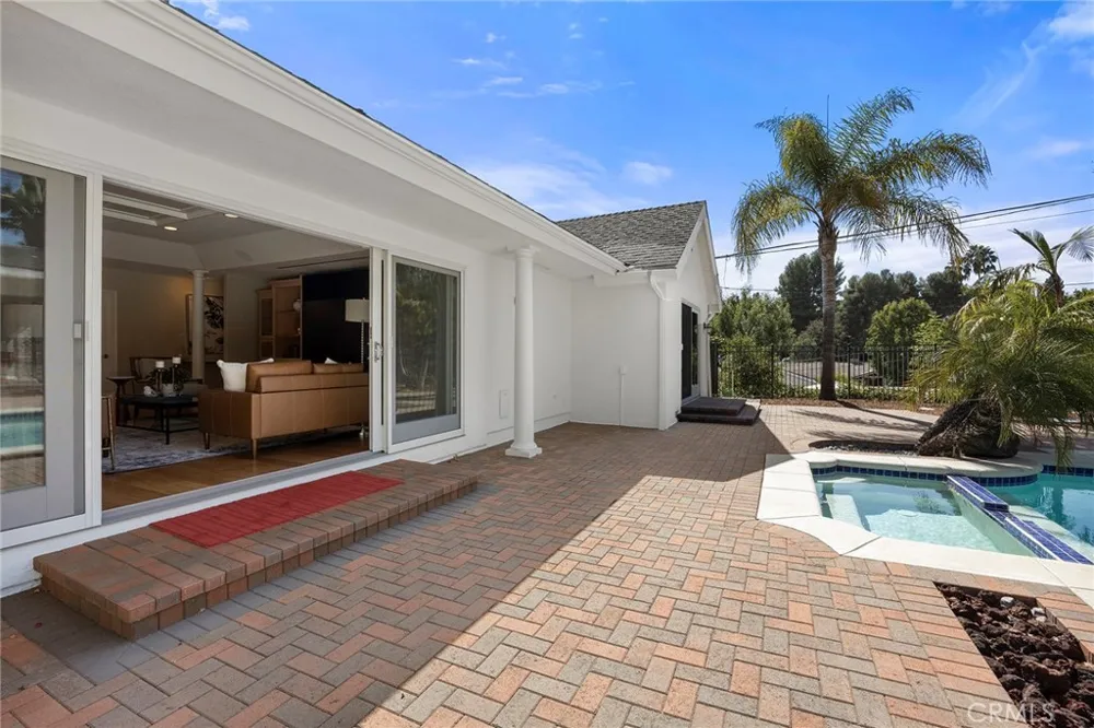 207 Barcelona Fullerton, CA 92835