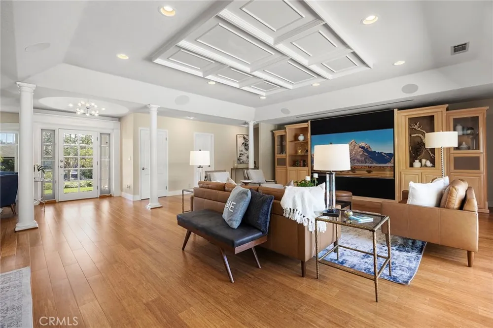 207 Barcelona Fullerton, CA 92835