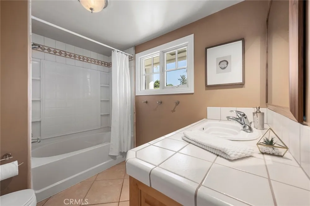 207 Barcelona Fullerton, CA 92835
