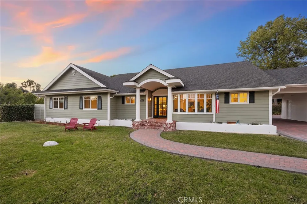 207 Barcelona Fullerton, CA 92835