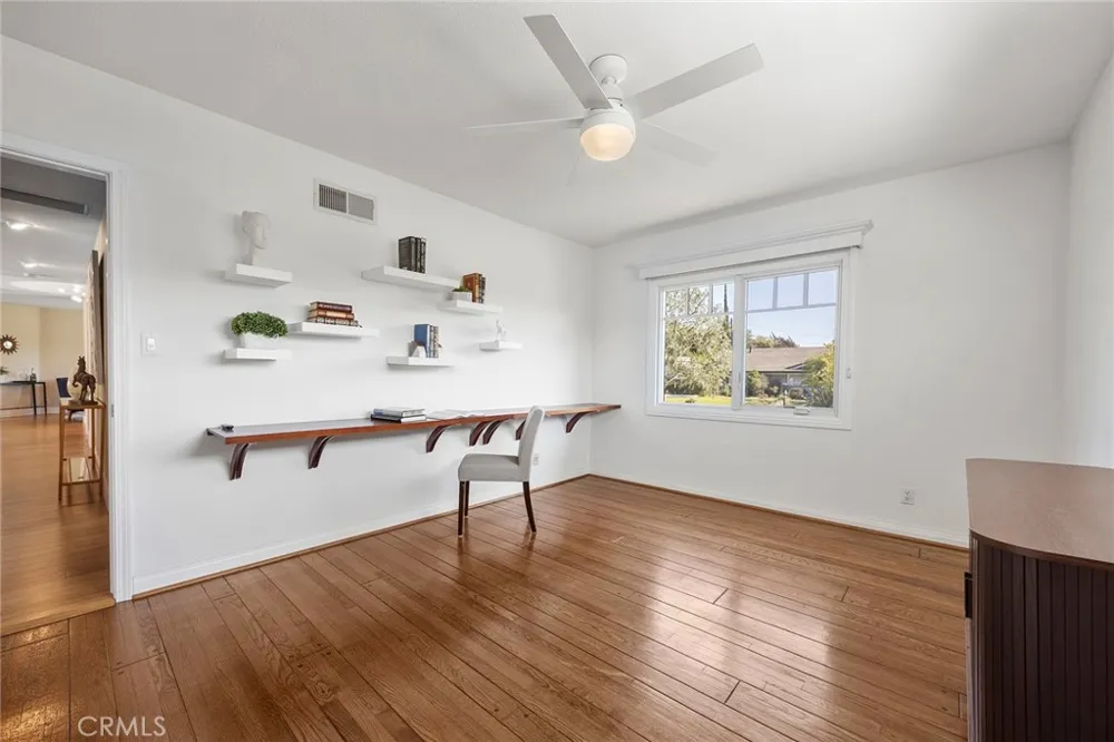207 Barcelona Fullerton, CA 92835