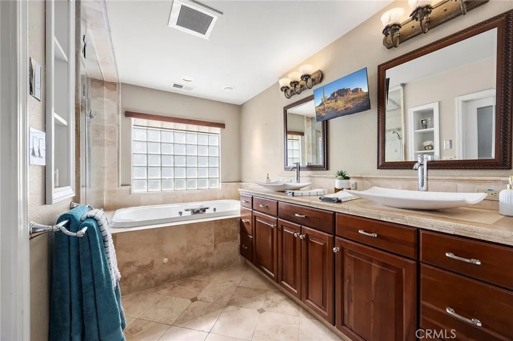 207 Barcelona Fullerton, CA 92835