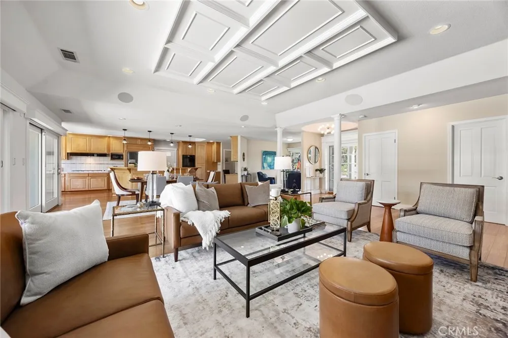 207 Barcelona Fullerton, CA 92835