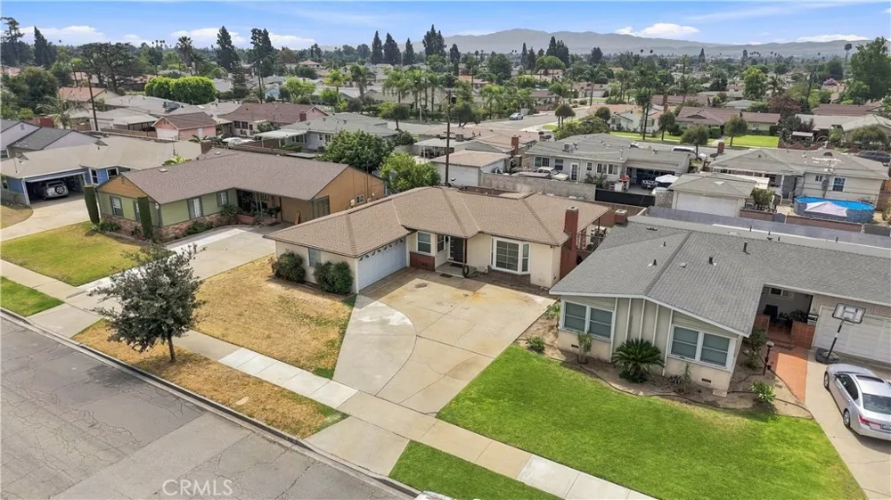 868 James Place Pomona, CA 91767