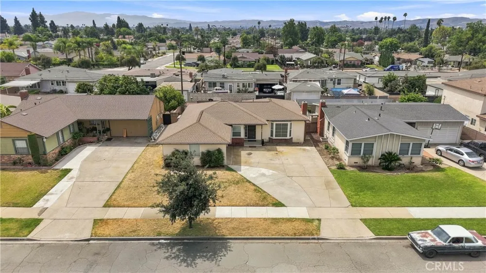 868 James Place Pomona, CA 91767