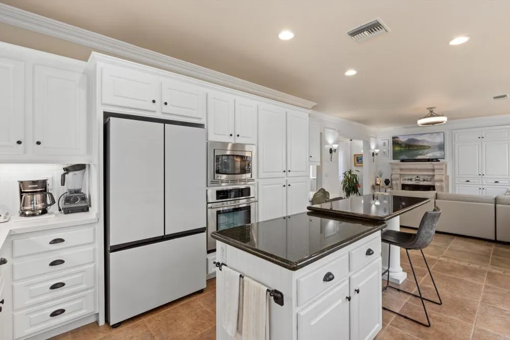 2285 Hillyer Street Carlsbad, CA 92008