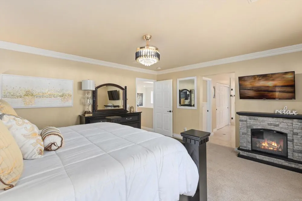 2285 Hillyer Street Carlsbad, CA 92008