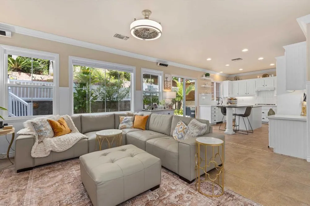 2285 Hillyer Street Carlsbad, CA 92008