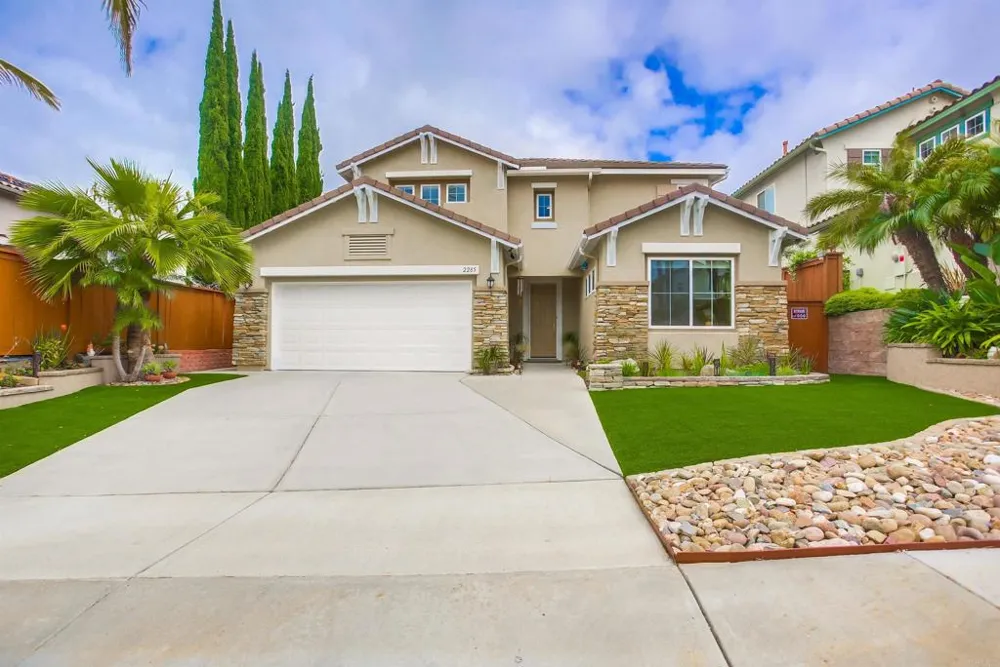 2285 Hillyer Street Carlsbad, CA 92008