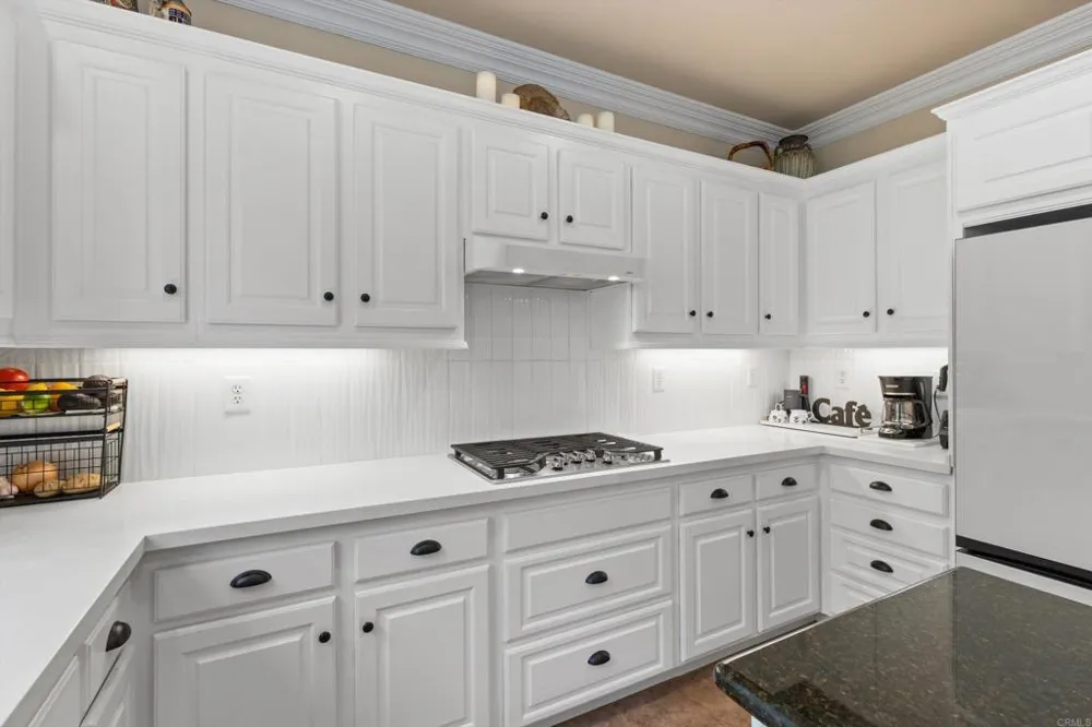 2285 Hillyer Street Carlsbad, CA 92008