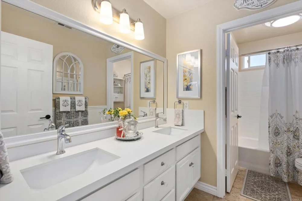 2285 Hillyer Street Carlsbad, CA 92008